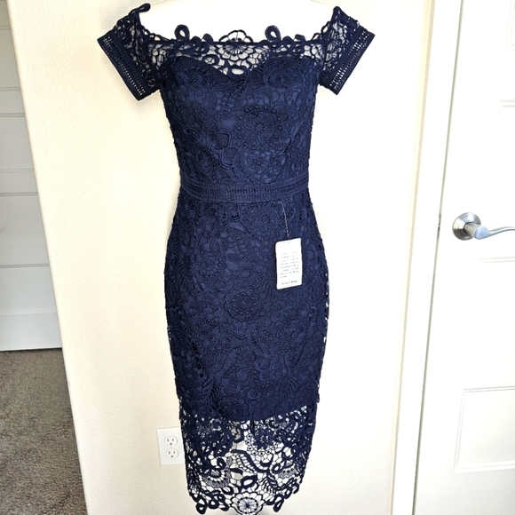 NWT!!! Chi Chi London Navy Lace Midi Dress, Size 4 - Picture 1 of 7